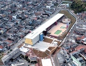 Aerial views of the units of CEU.<br />Foto: David Rego Jr.Cortesia EDIF – Secretaria de obras, Prefeitura Municipal de São Paulo 