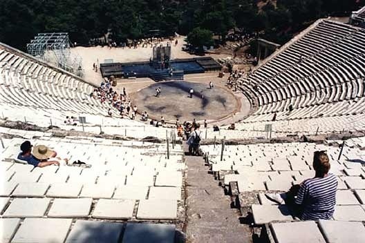 Epidauro, Grécia: arena com a mais perfeita acústica produzida pelo homem<br />Foto P A Rheingantz 