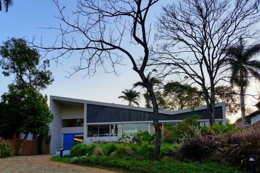 01. Residência Juscelino Kubistchek, fachada, Belo Horizonte. Arquiteto Oscar Niemeyer<br />Foto Cêça Guimaraens 