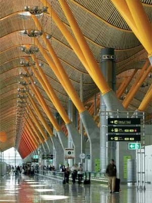 Terminal 4 do Aeroporto Barajas Airport, Madri,  Richard Rogers Partnership com a colaboração do Estudio Lamela<br />Foto Richard Bryant / Arcaid 