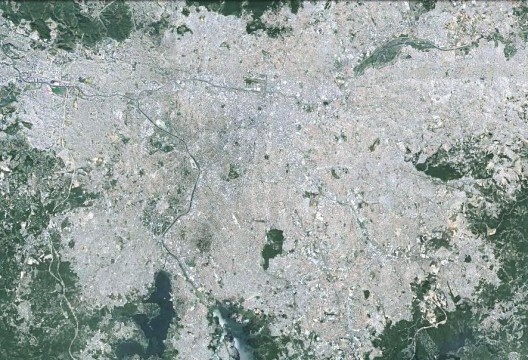 Região Metropolitana de São Paulo: um selo de concreto e asfalto impermeabilizando mais de 4 mil Km2 [Imagem Google Earth]