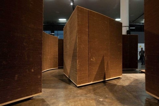 “O outro, o mesmo”, terreiro da 29ª Bienal de Arte de São Paulo, 2011. Arquiteto Carlos Teixeira