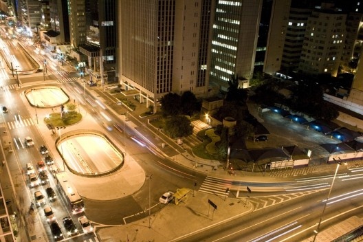 Vista do Edifício Anchieta para a Avenida Paulista, esquina com rua da Consolação<br />Foto Ana Mello 