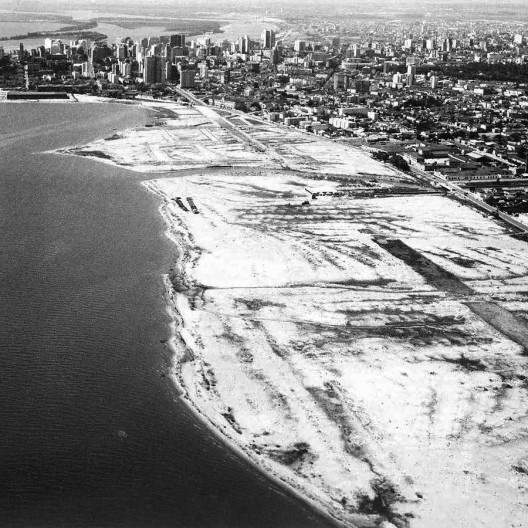Aterro da Praia de Belas, final da década de 1960<br />Foto João Alberto da Fonseca  [Acervo FAM / FAU UniRitter]
