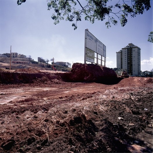Ensaio <i>Em obras</i><br />Foto Carlos Teixeira  [<i>Em obras: história do vazio em Belo Horizonte</i>, p. 10]