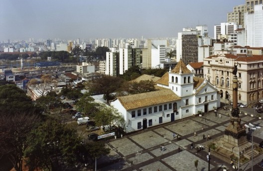 Pátio do Colégio, São Paulo<br />Foto Nelson Kon 