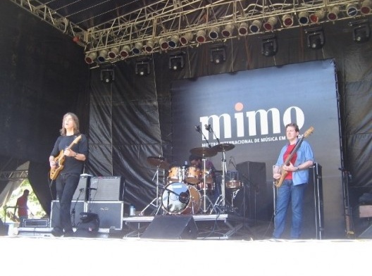 Mike Stern Trio (EUA), em passagem de som e ensaio público na Praça do Carmo, Olinda, MIMO 2010.<br />Foto Eliane Lordello 