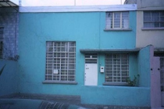 Vista actual de una vivienda en la calle Yunque esquina Congreso de la Unión en la Ciudad de México<br />Foto Humberto González Ortiz 
