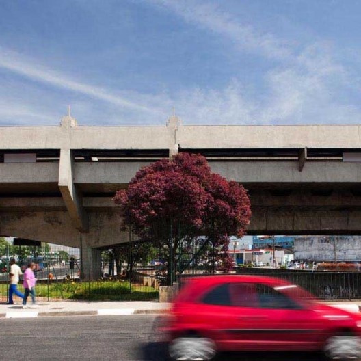 Estação Ponte Pequena de metrô, atual Estação Armênia, linha 1, São Paulo. Marcello Fragelli (coordenador) e equipe de arquitetos<br />Foto Nelson Kon  [FRAGELLI, Marcelo. "Quarenta anos de prancheta"]