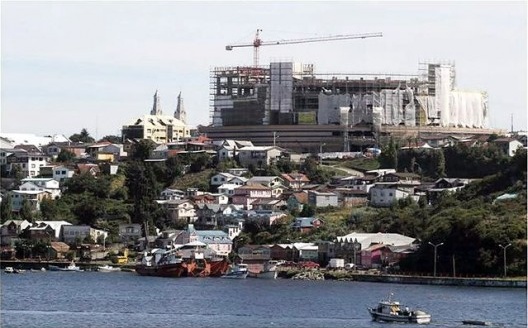 El Super Mall construido en Castro (Chiloe) destruye el paisaje y el patrimonio de la ciudad
