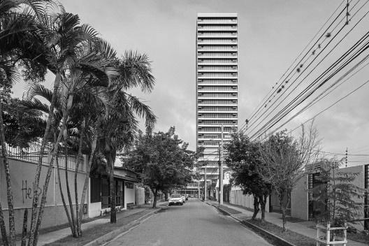 Torre Ambassador, uma visita à tradição moderna